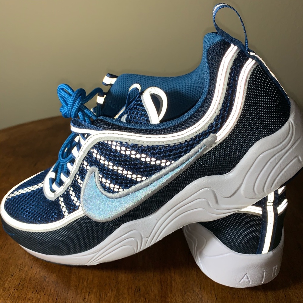 Women’s SIZE 10.5 NIKE AIR ZOOM NEW